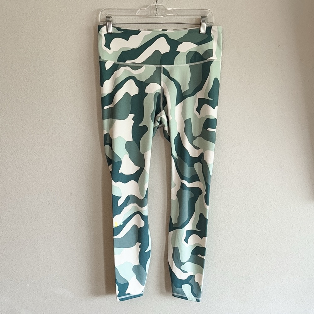 Under Armour Heatgear Camo Mint Green/Teal/Cream Women's Athletic Leggings Large